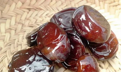 خرما مضافتی مهرستان چیده شده از نخلستان‌ های منتخب